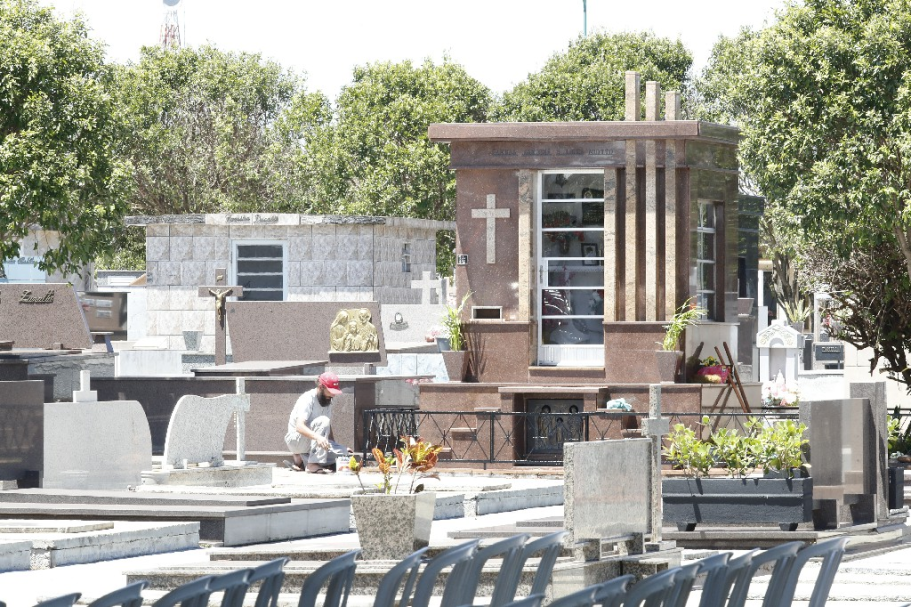 Entenda a nova portaria da Asec sobre cadastro de empresas que realizam serviços em cemitérios de Cascavel e onde se registrar - Foto: Secom Entenda a nova portaria da Asec sobre cadastro de empresas que realizam serviços em cemitérios de Cascavel e onde se registrar - Foto: Secom