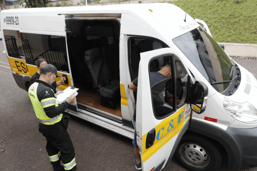 A Transitar realizará a 1ª Vistoria Semestral do Transporte Escolar Urbano de Cascavel em 2026 para garantir a segurança - Foto: Secom