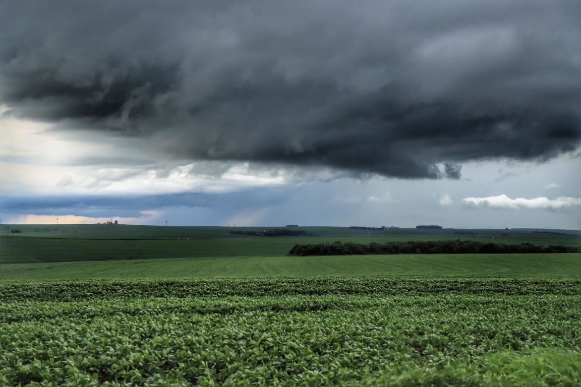 O Simepar registrou danos causados pelo vento em Arroio Guaçu, Paraná. Descubra os detalhes sobre o tornado recente - Foto: José Fernando Ogura/AEN O Simepar registrou danos causados pelo vento em Arroio Guaçu, Paraná. Descubra os detalhes sobre o tornado recente - Foto: José Fernando Ogura/AEN