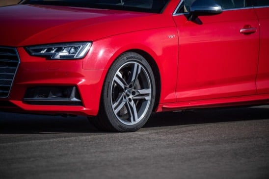 Calor intenso e viagens longas reforçam a importância da manutenção dos pneus antes de pegar a estrada - Foto: Divulgação