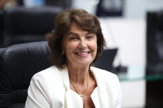 A nova lei no Paraná proíbe o uso de cigarros eletrônicos em locais públicos. Entenda os detalhes da Política de saúde - Foto: Orlando Kissner/Alep