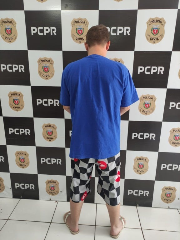 Policiais civis cumprem mandados relacionados ao assassinato de Willian Santana em Cascavel - Foto: Divulgação