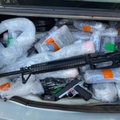 Equipes da PRF apreendem mercadorias do Paraguai, incluindo armas de airsoft e produtos eletrônicos na BR-369 - Foto: Divulgação