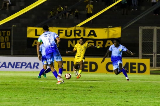 A Serpente garante permanência na primeira divisão ao vencer o Andraus Brasil por 2 a 1 em emocionante partida - Foto: Assessoria/FC Cascavel