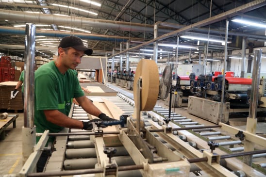 O Paraná tem 27.071 vagas de emprego disponíveis em várias regiões, com oportunidades em diversas áreas profissionais - Foto Gilson Abreu/AEN