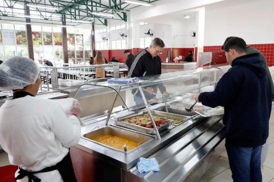Em 2025, o Restaurante Popular de Cascavel atendeu milhares de pessoas com um cardápio variado e fresco - Foto: Secom