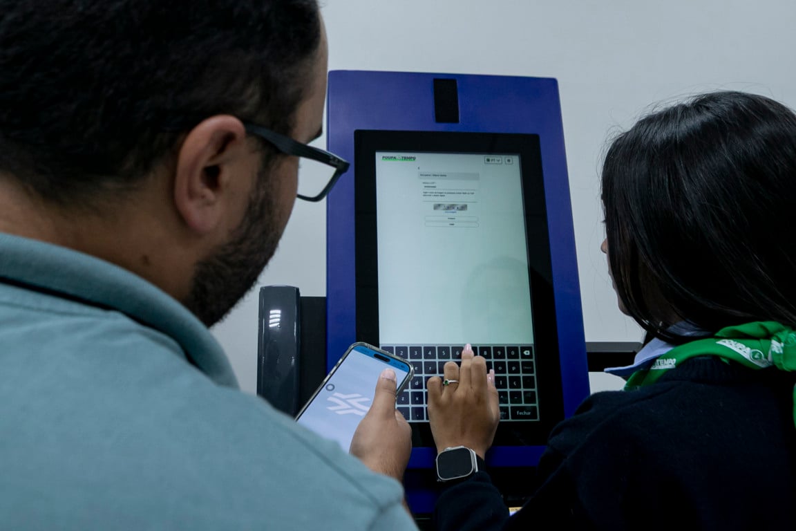 Descubra como o Poupatempo oferece 240 serviços em um único espaço, com atendimento presencial a partir do dia 18 - Foto: Roberto Dziura Jr/AEN Descubra como o Poupatempo oferece 240 serviços em um único espaço, com atendimento presencial a partir do dia 18 - Foto: Roberto Dziura Jr/AEN