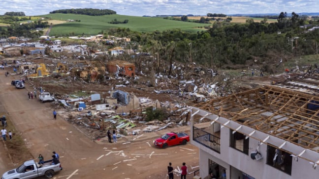 A Política de enfrentamento às mudanças climáticas busca proteger a comunidade escolar no Paraná. Descubra como isso será realizado - Foto: Roberto Dziura Jr/AEN