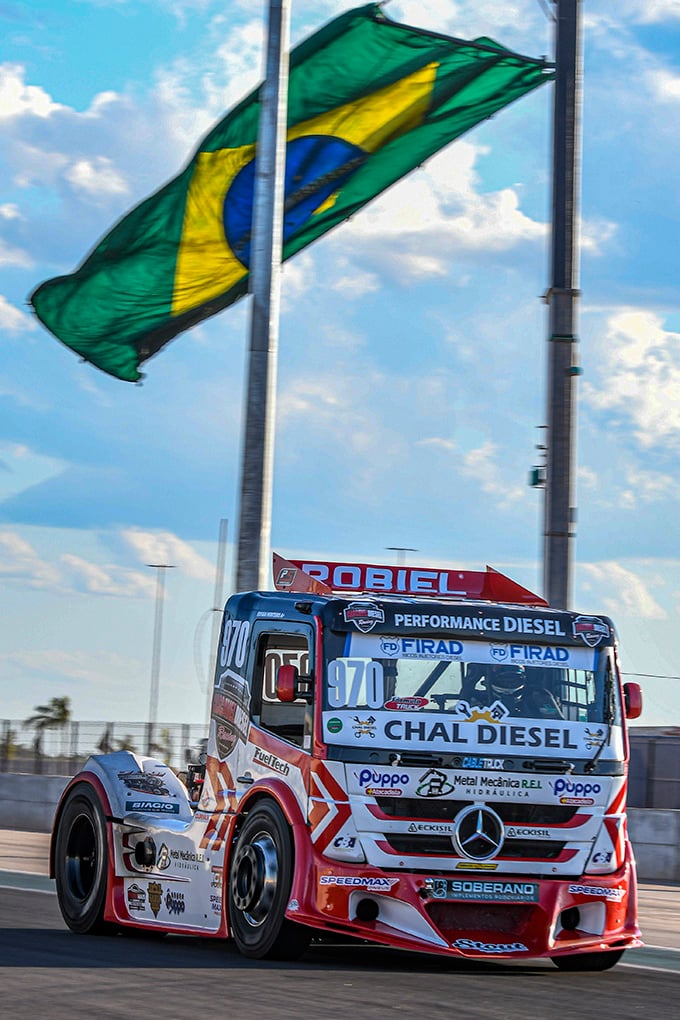 Edivan Monteiro busca o pódio na Fórmula Truck em Londrina - QTU Questões do Universo