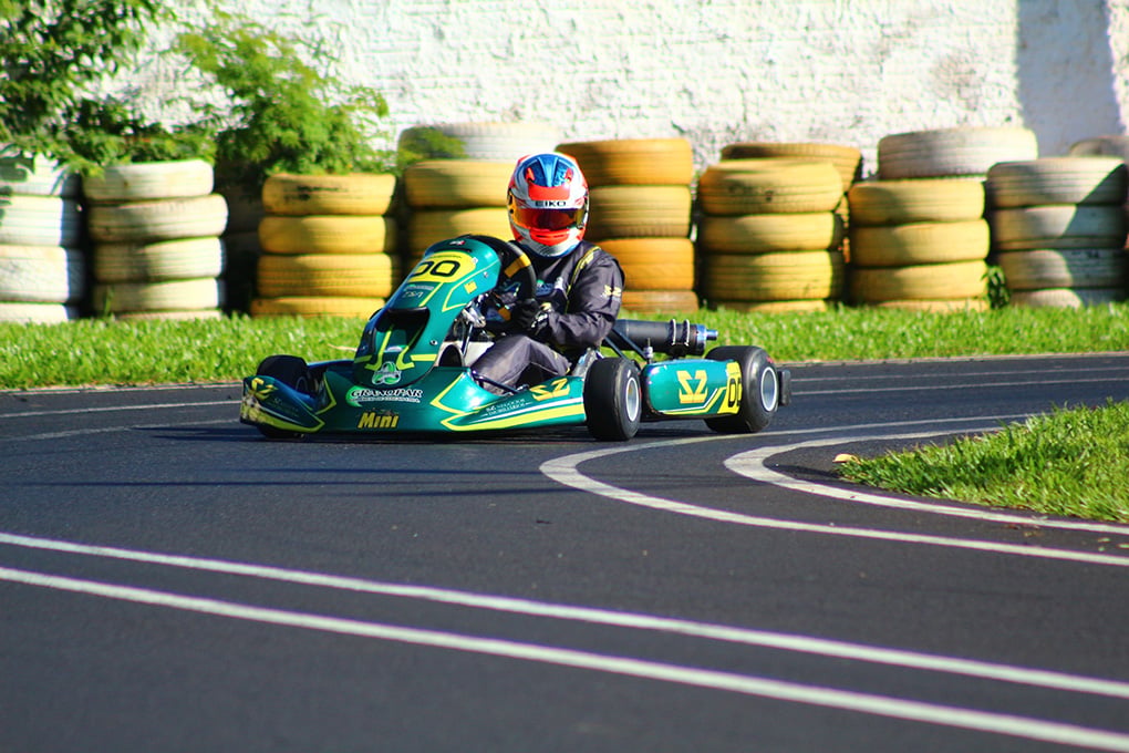 Duplas familiares chamam a atenção na 2ª Copa de Kart Endurance de Foz - QTU Questões do Universo