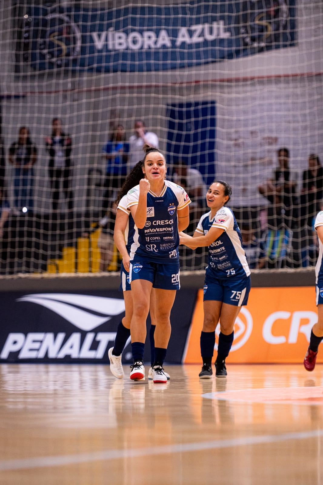 Stein domina estatísticas e terá duelo paranaense na LFF - QTU Questões do Universo