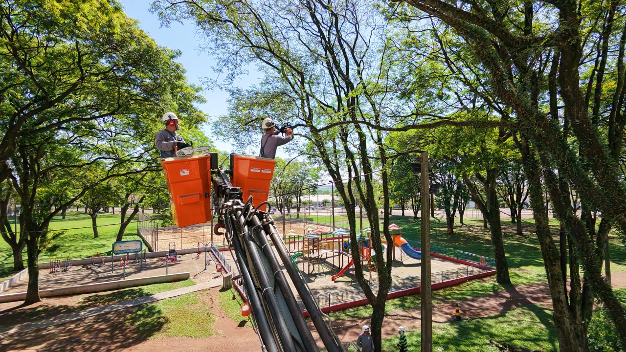 Prefeitura retira playground antigo e projeta melhorias no Centro Esportivo de Cafelândia
