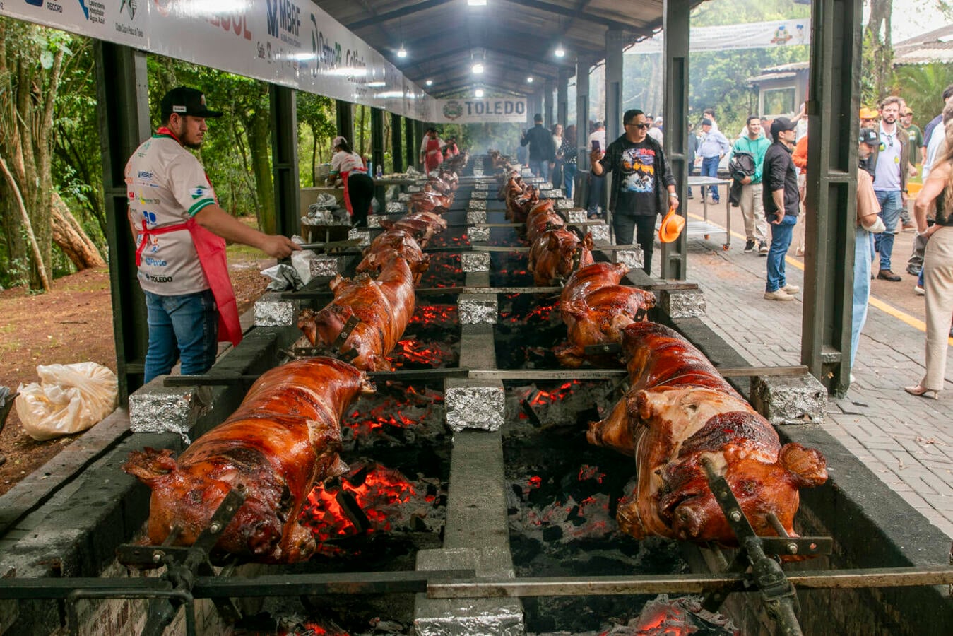 53ª Festa Nacional do Porco no Rolete reúne 25 mil pessoas em Toledo