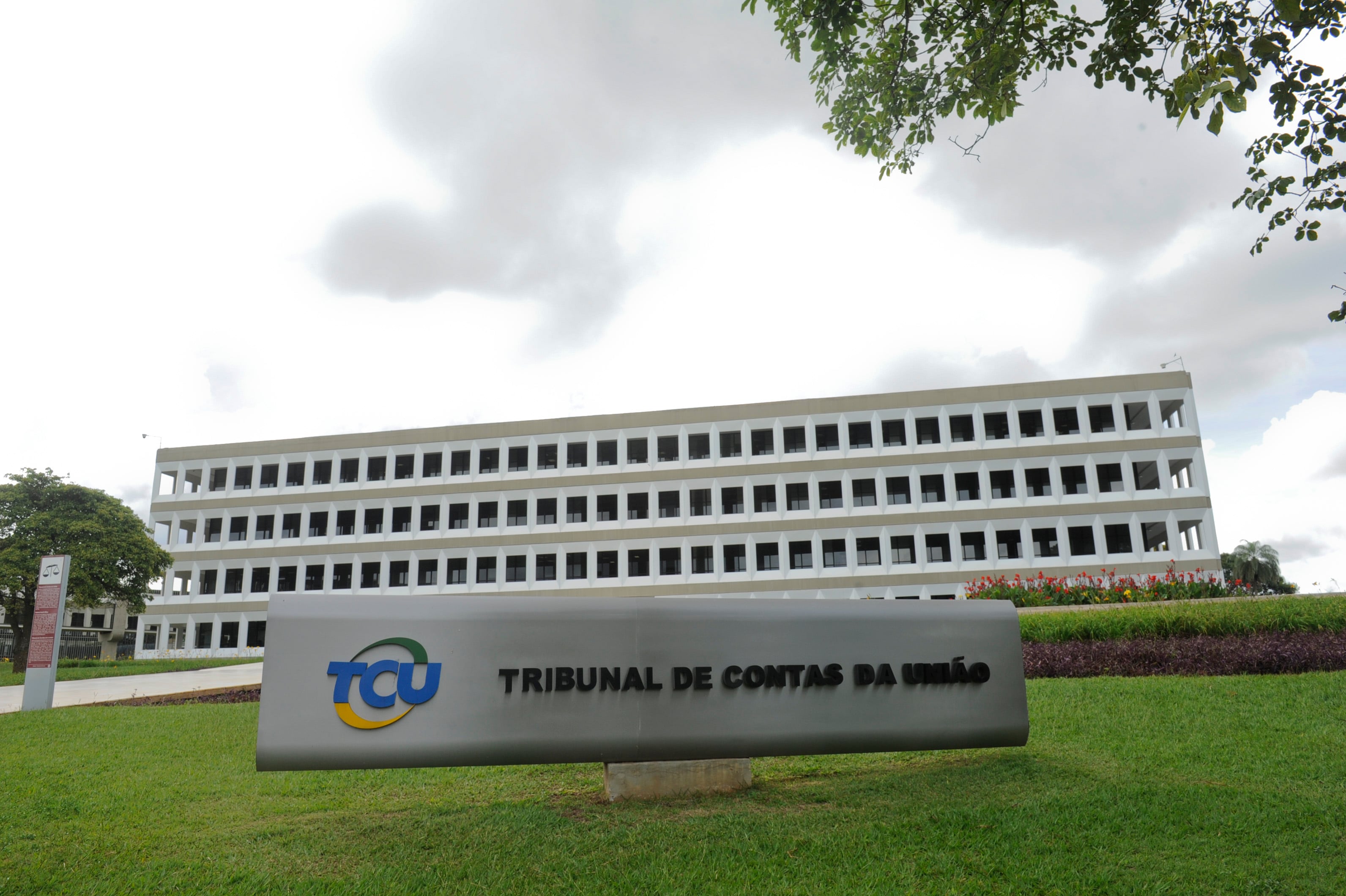 TCU expõe um buraco bilionário e falta de transparência no Orçamento 2027