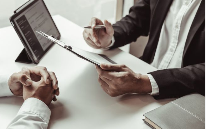 Estudo: Fim da escala 6×1 pressiona empresas a rever custos, equipes e operação