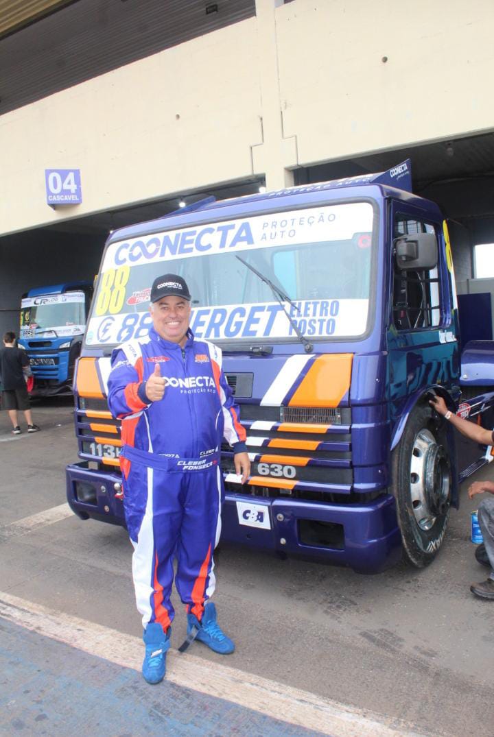 Cleber Fonseca frustrado com quebra da capa seca do Scania