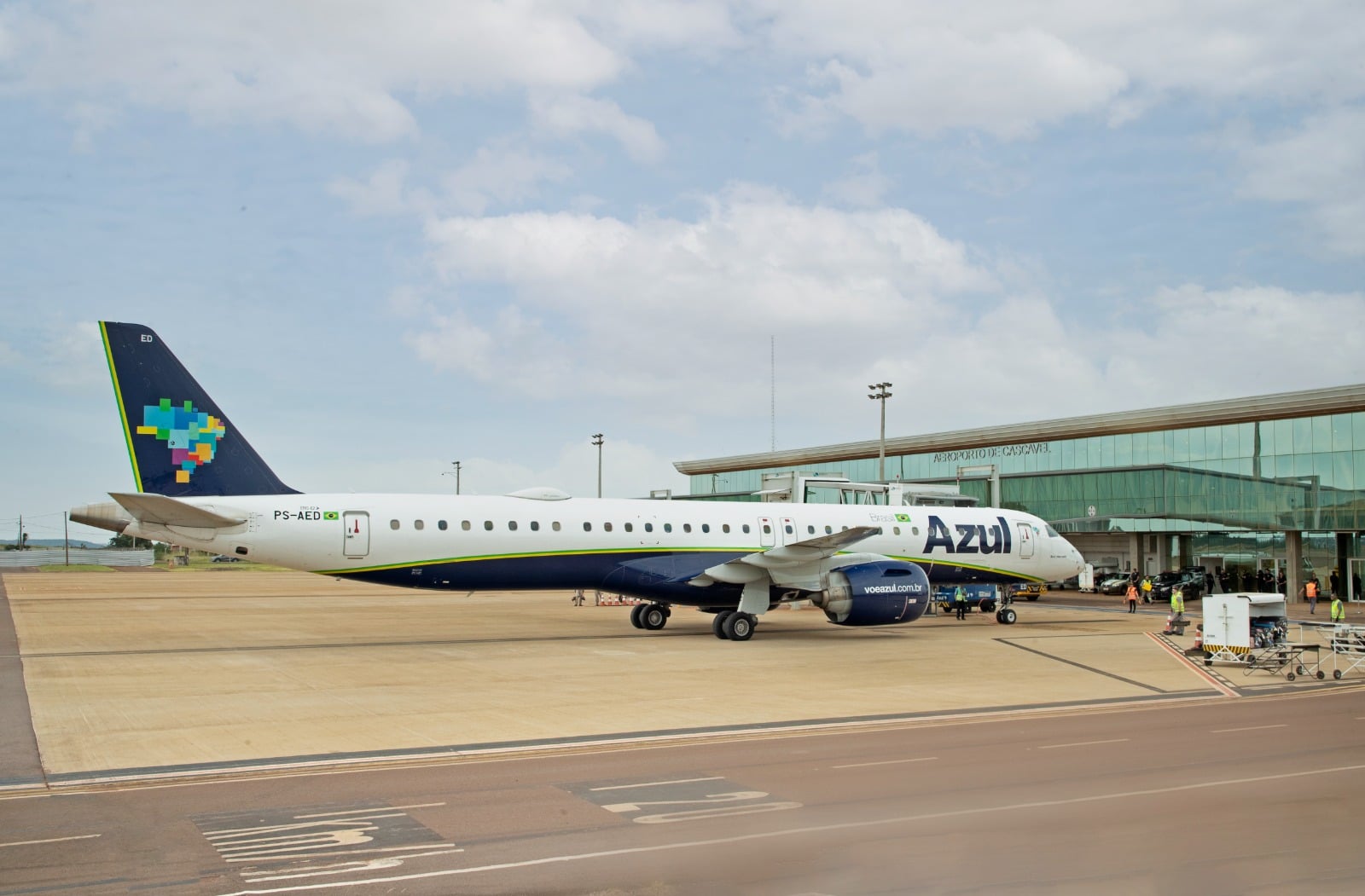 Anac muda assistência a passageiros; falha no GPS cancela mais de 80 voos da Azul