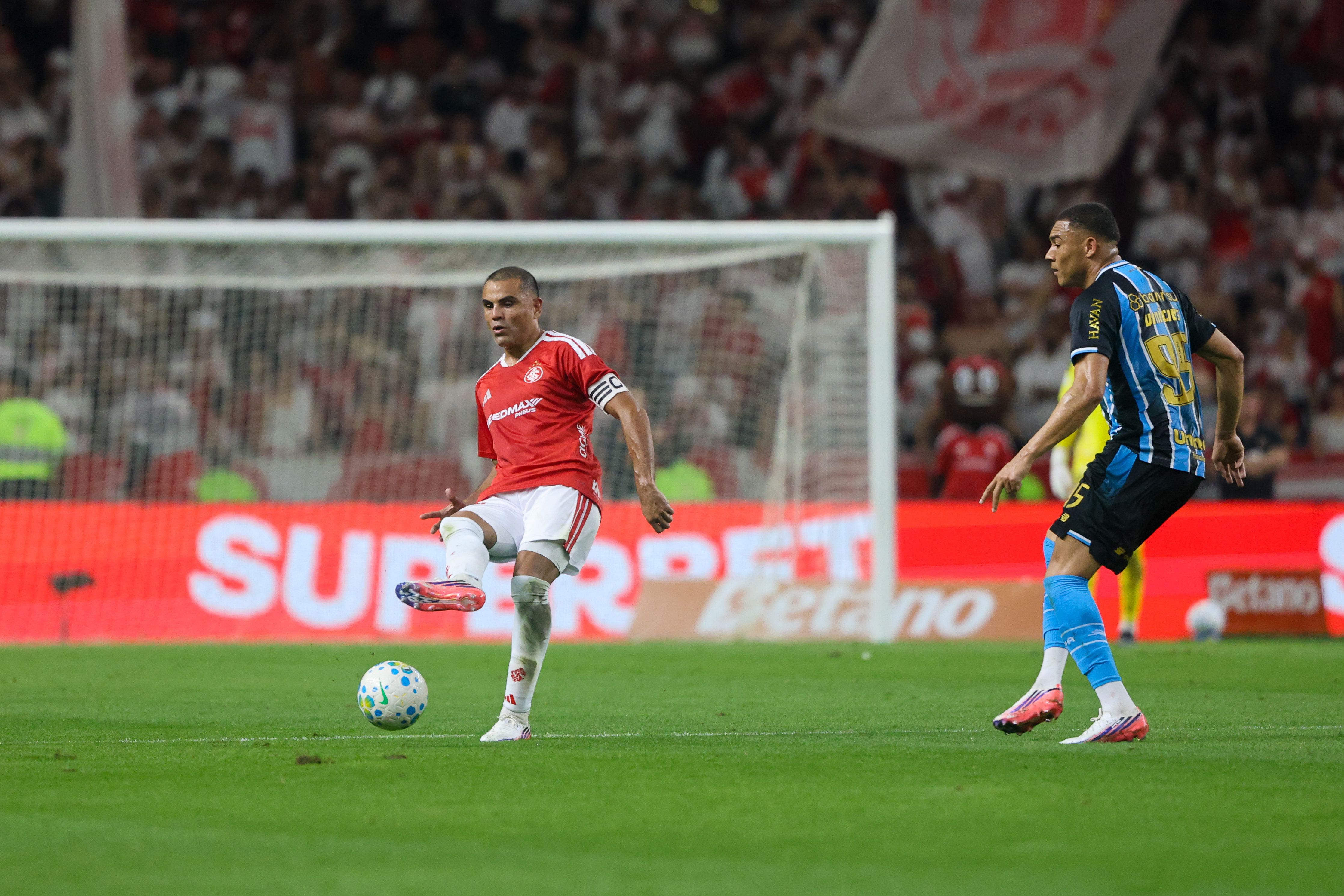 Gre-Nal decide última vaga na semifinal - QTU Questões do Universo