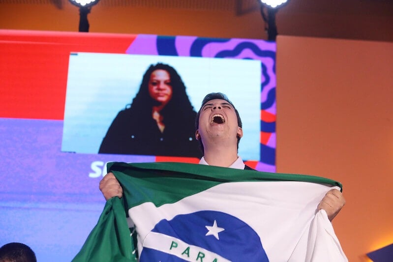 Do ouro nas Américas ao desafio mundial: jovem cascavelense embarca para a maior competição de educação profissional do mundo