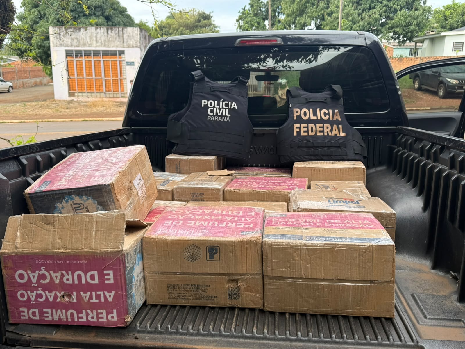 Carga de R$ 2 milhões é encontrada em fundo falso de carreta no Oeste do Paraná