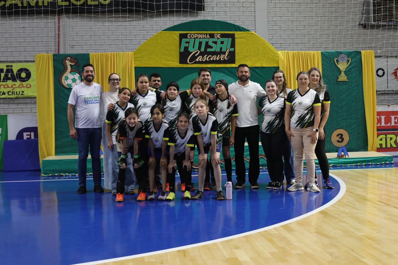 Ginásio da Neva ferve com final da 1ª Copinha de Futsal Sub-12