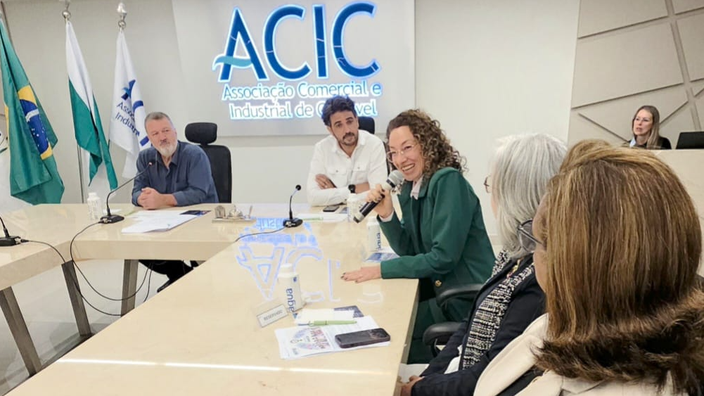 Núcleo Acic na Obra revitaliza banheiros da ala infantil da Apae