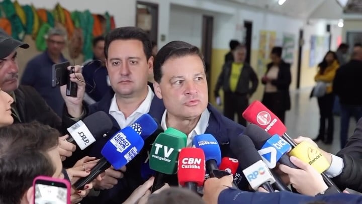 Sandro Alex diz chegar fortalecido ao dia da eleição e projeta disputa no segundo turno