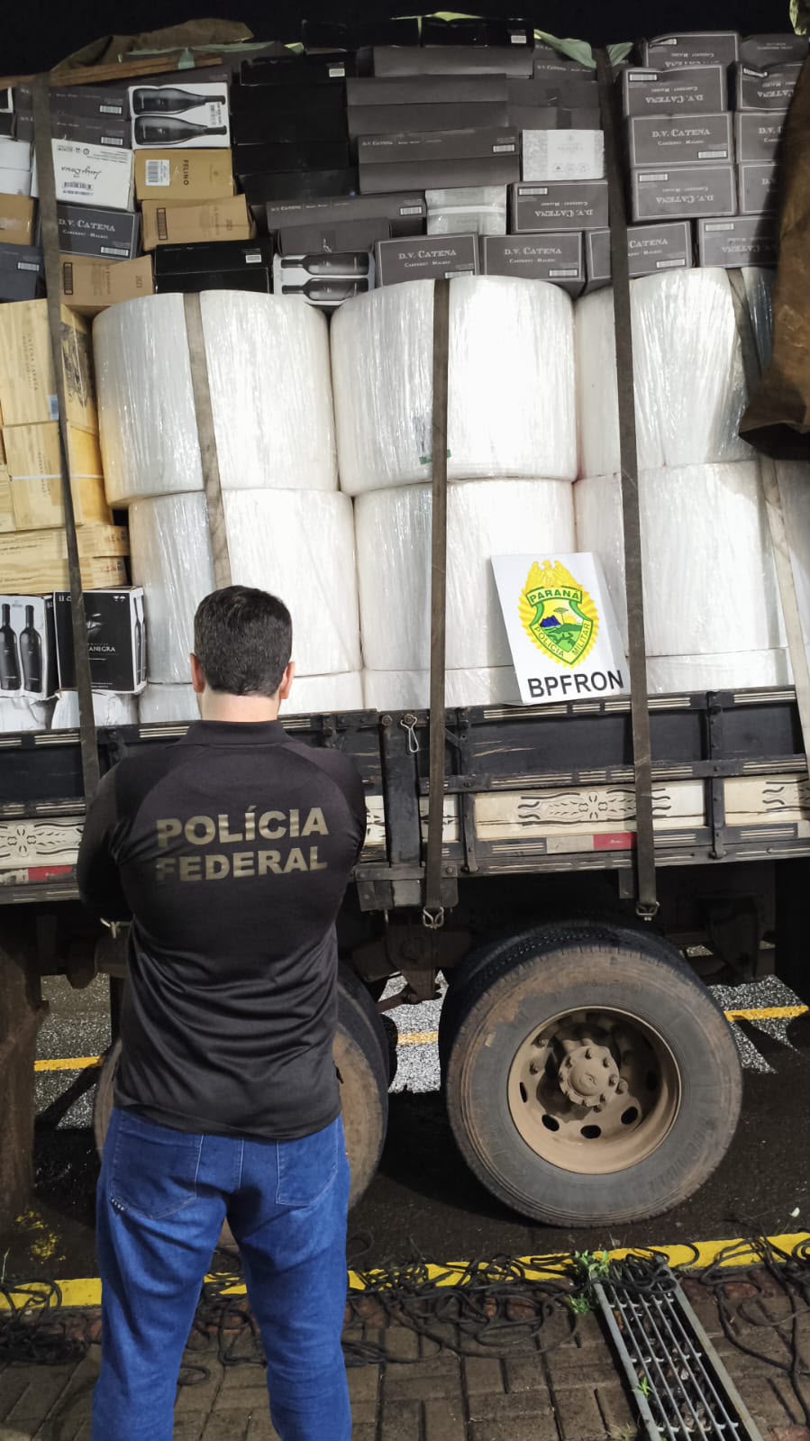BPFRON e PF apreendem 6 mil garrafas de vinho argentino avaliadas em R$ 1,8 milhão