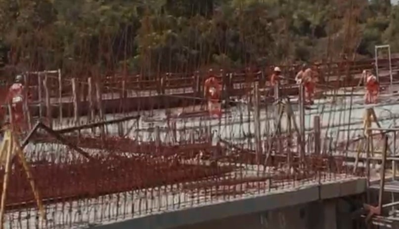 Construção da nova ponte sobre o Rio Ubá chega a 80% de execução