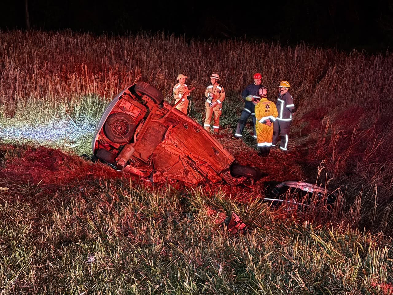 Motorista morre em grave acidente entre carro e carreta na BR-277