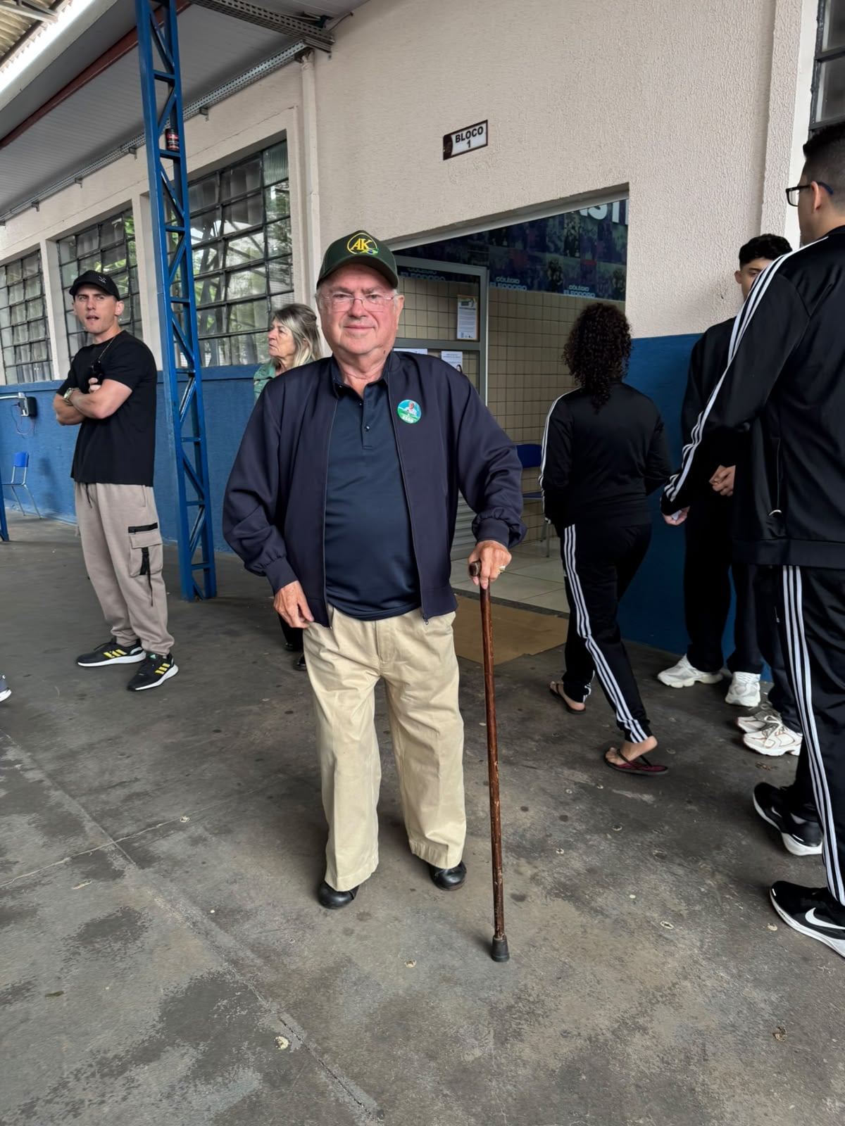 Alfredo Kaefer vota em Cascavel e defende mudanças nos três Poderes
