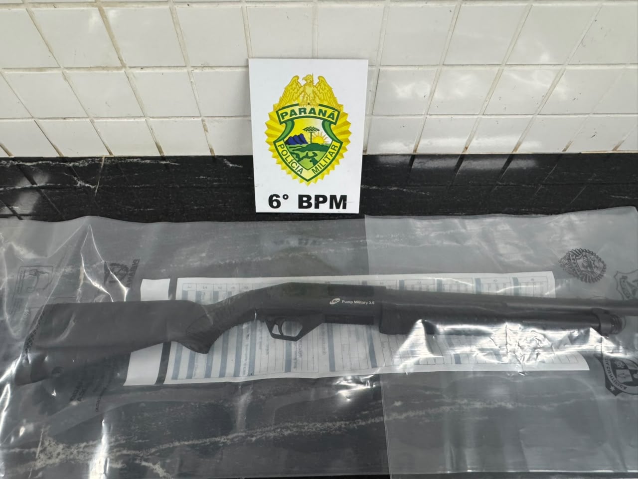Homem é preso com espingarda calibre 12 e apresenta alto índice de álcool em teste em Cascavel