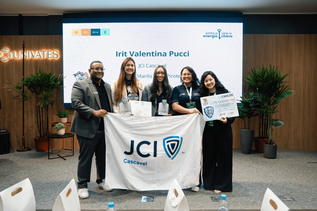 Aluna de Cascavel é vice-campeã nacional de oratória da JCI entre mais de 15 mil estudantes