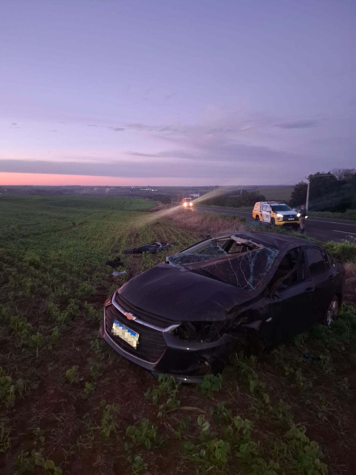 Jovem de 20 anos morre após ser ejetado de carro durante capotamento na PR-486
