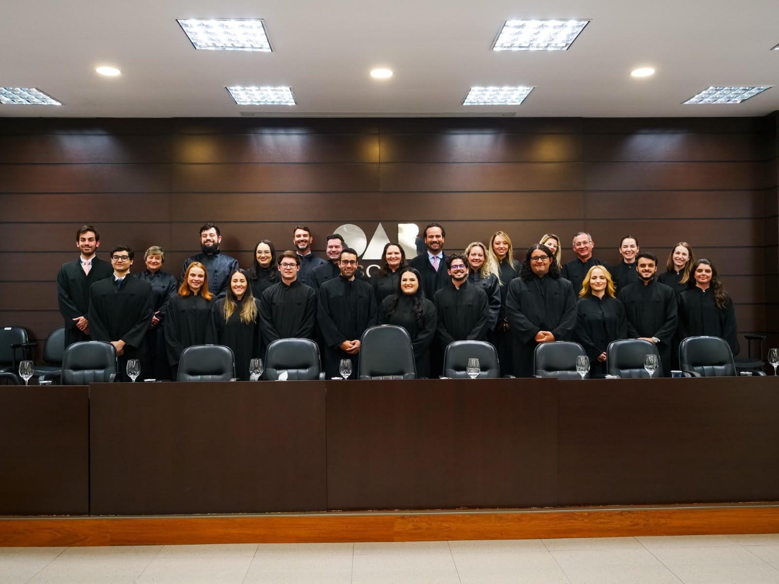 Histórias de superação e recomeços marcam o compromisso de novos advogados do Paraná