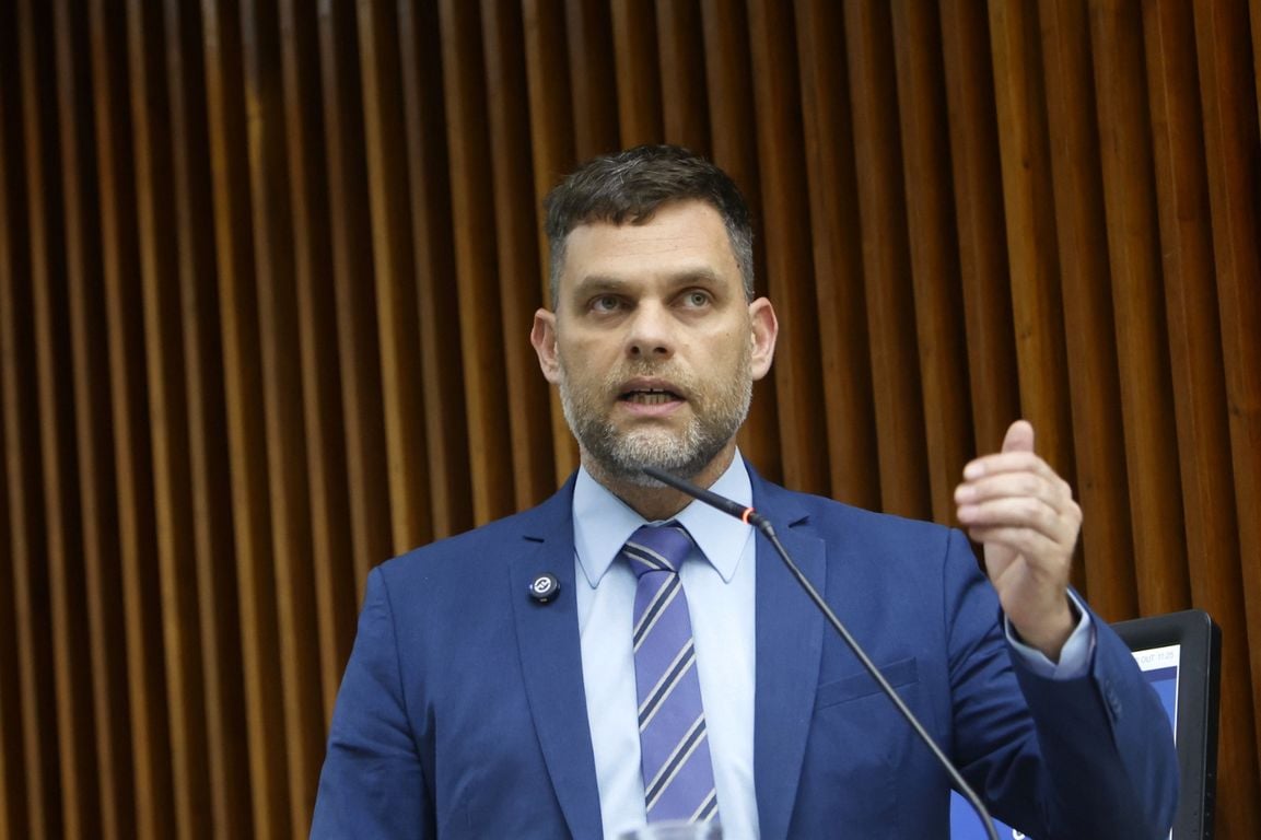 Deputado Goura (PDT) cobra detalhamento dos R$ 464,1 milhões previstos para o Centre Pompidou Paraná