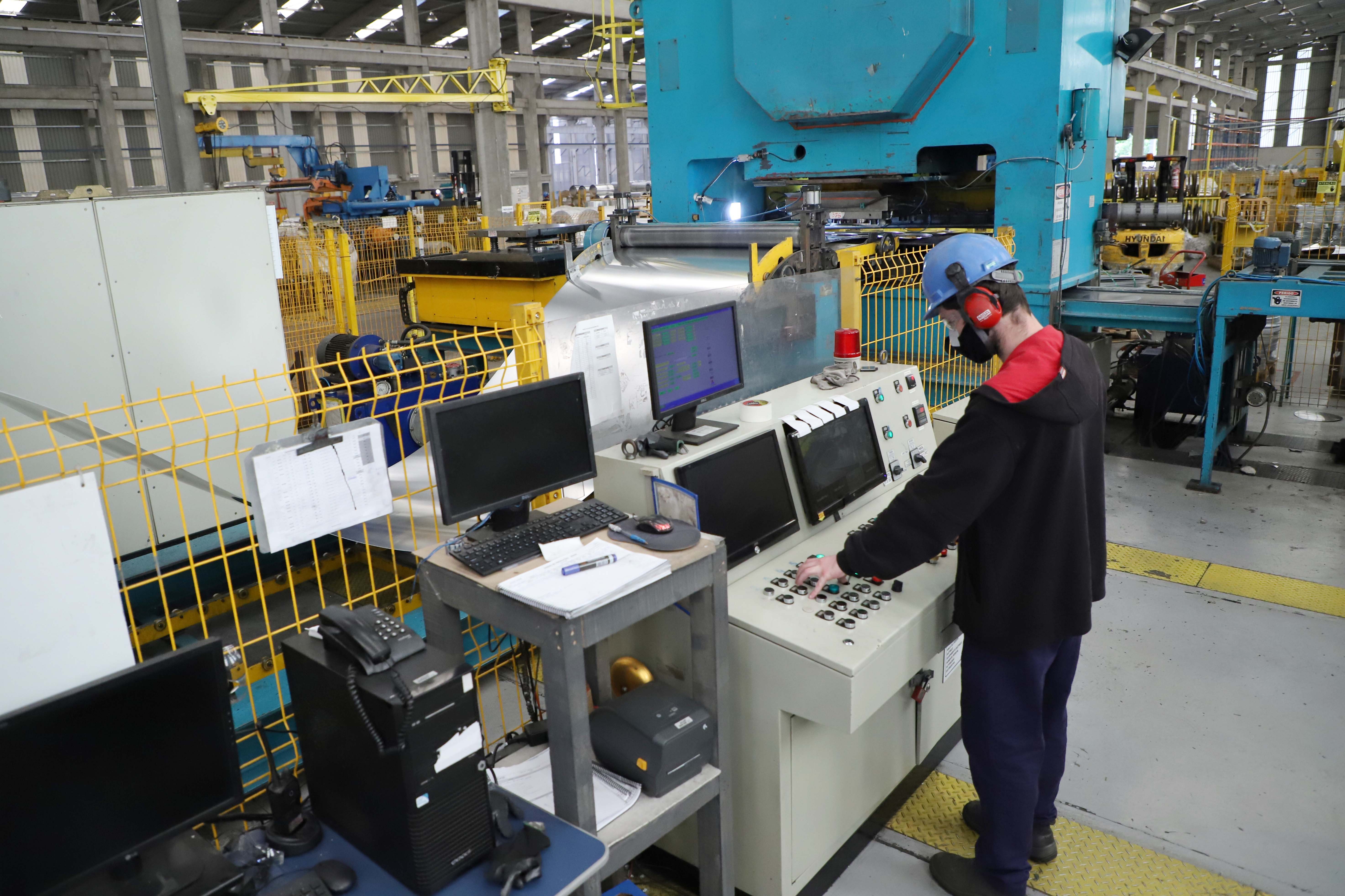 Paraná começa a semana com 26,6 mil vagas de emprego; Cascavel tem 5.498 oportunidades