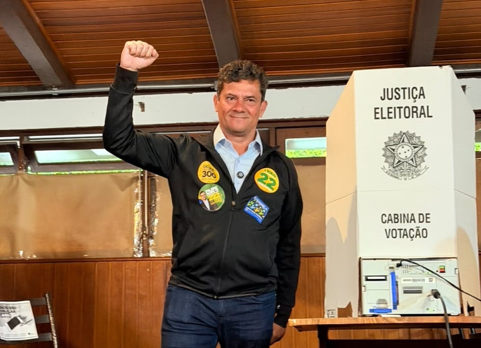 Moro vence no primeiro turno no Paraná e diz que agora vai ajudar a “aposentar Lula”