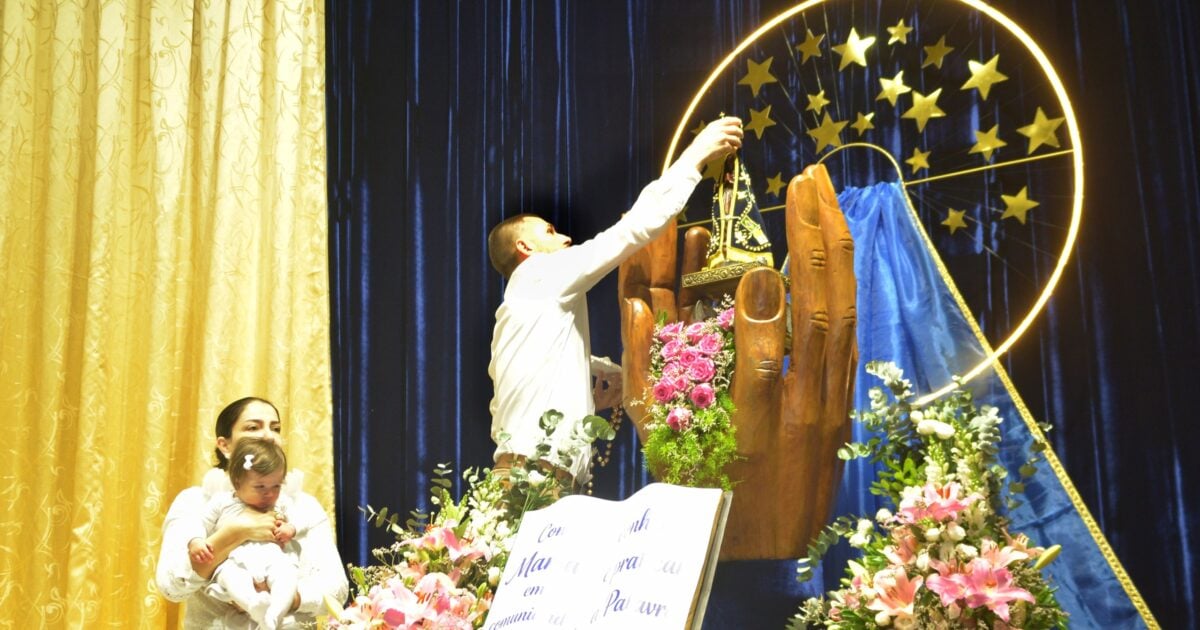 Coroação de Nossa Senhora Aparecida marca encerramento da 74ª Festa da Padroeira em Cascavel
