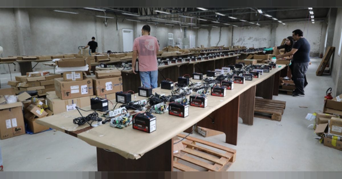 TRE-PR recarrega 4 mil baterias de urnas eletrônicas para evitar problemas no segundo turno